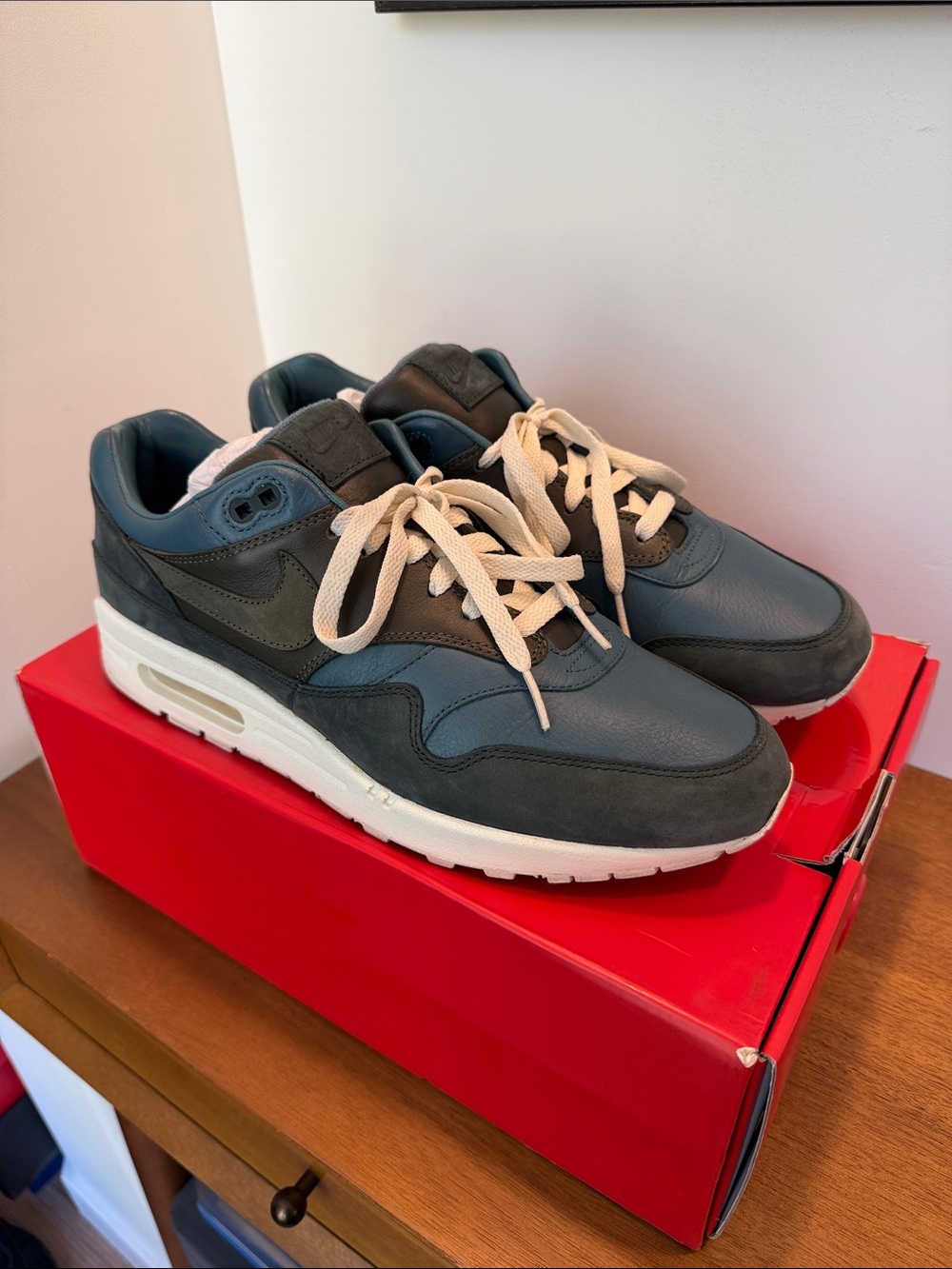 Nikelab Air Max 1 Pinnacle “Jade” Leather/Suede Sneakers in Navy and Black